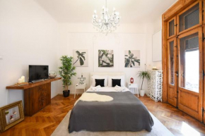 Vintage Elegance, Modern Comfort: 1BR Apartment Overlooking Calea Victoriei